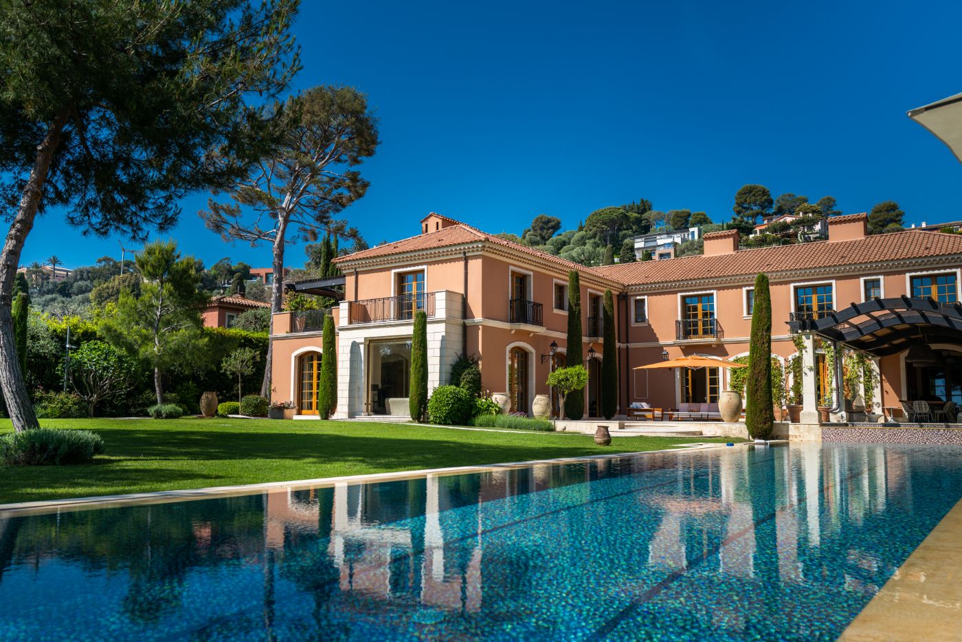 Full Exterior at Bella Luna in the Cote d'Azur