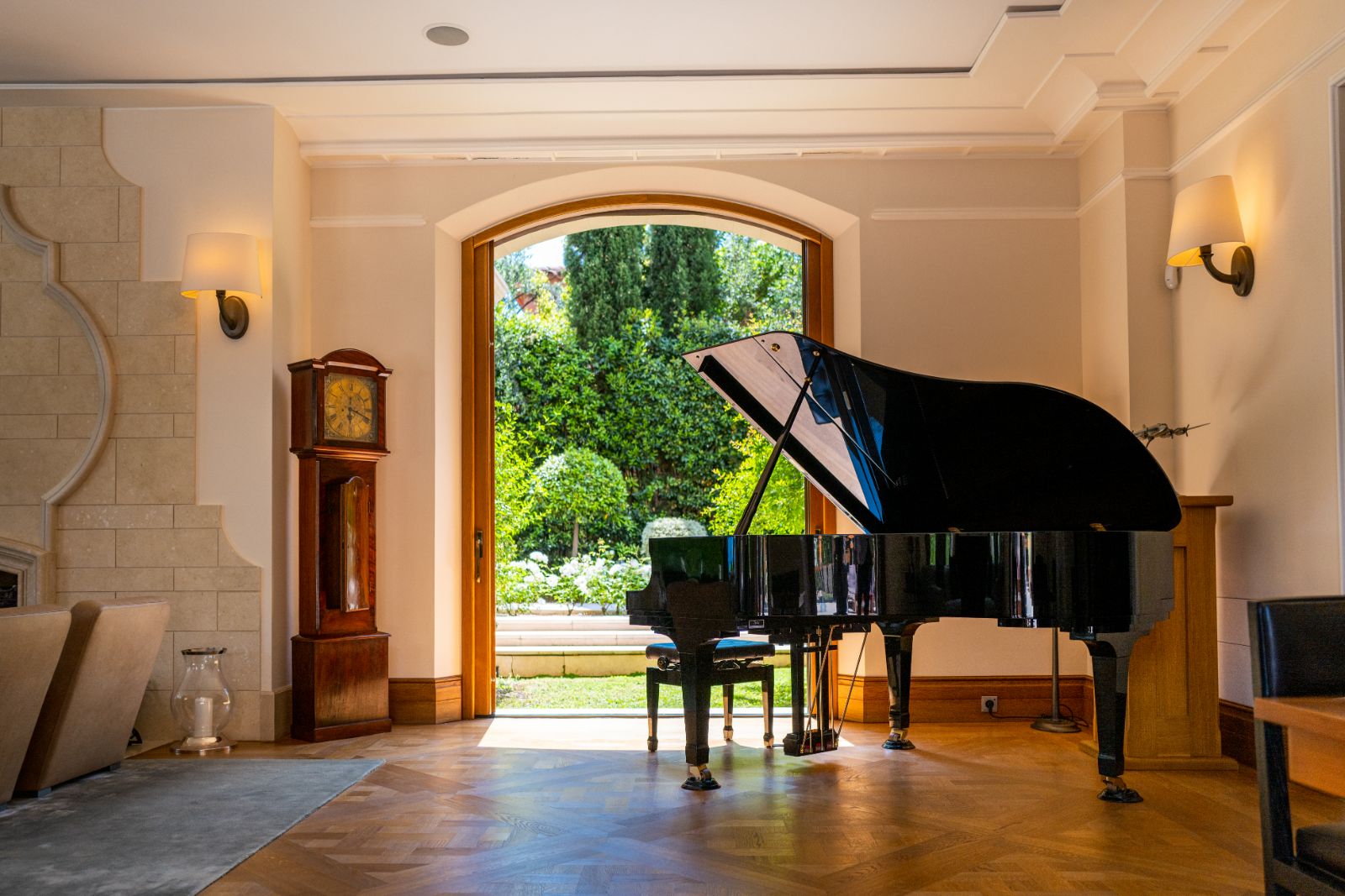 Piano at Bella Luna in the Cote d'Azur
