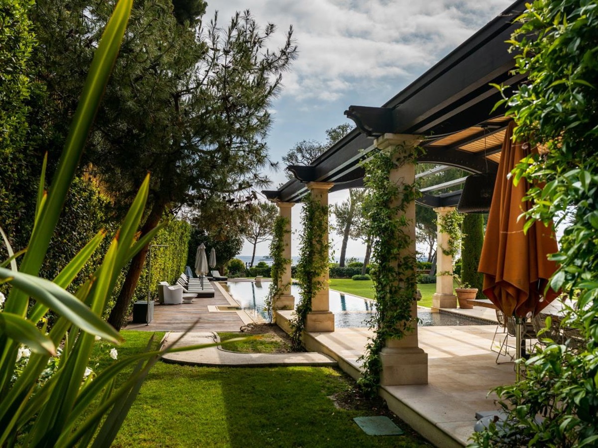 Poolside at Bella Luna in the Cote d'Azur