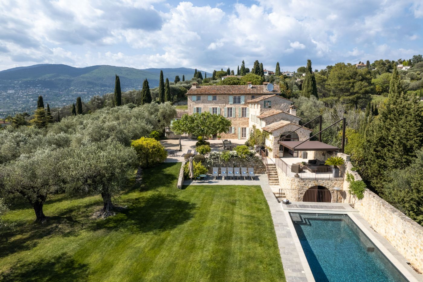 Full Exterior of La Bastide du Ciel in the Cote d'Azur
