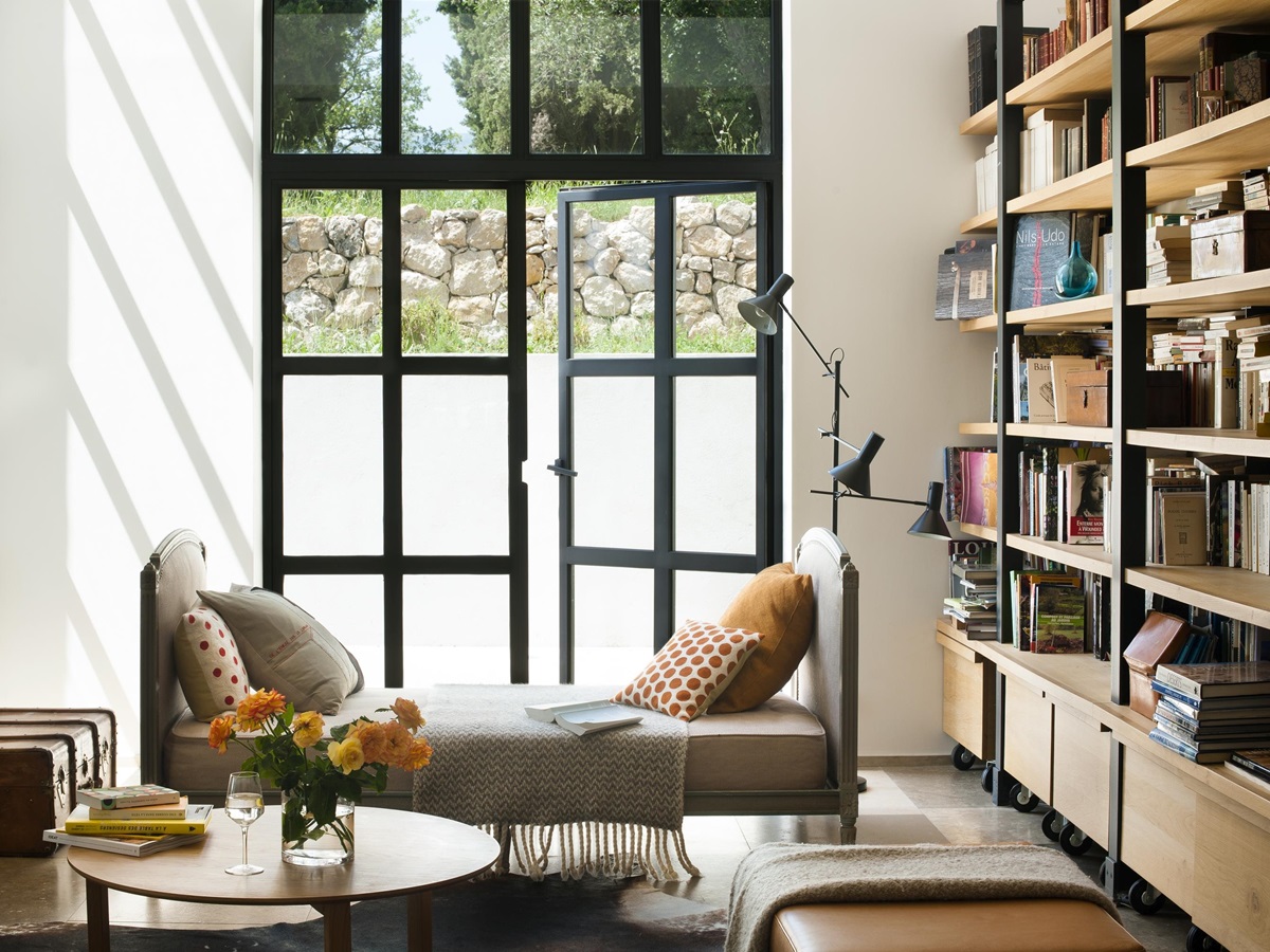 indoor seating area in La Bastide des Oliviers, Cote dAzur