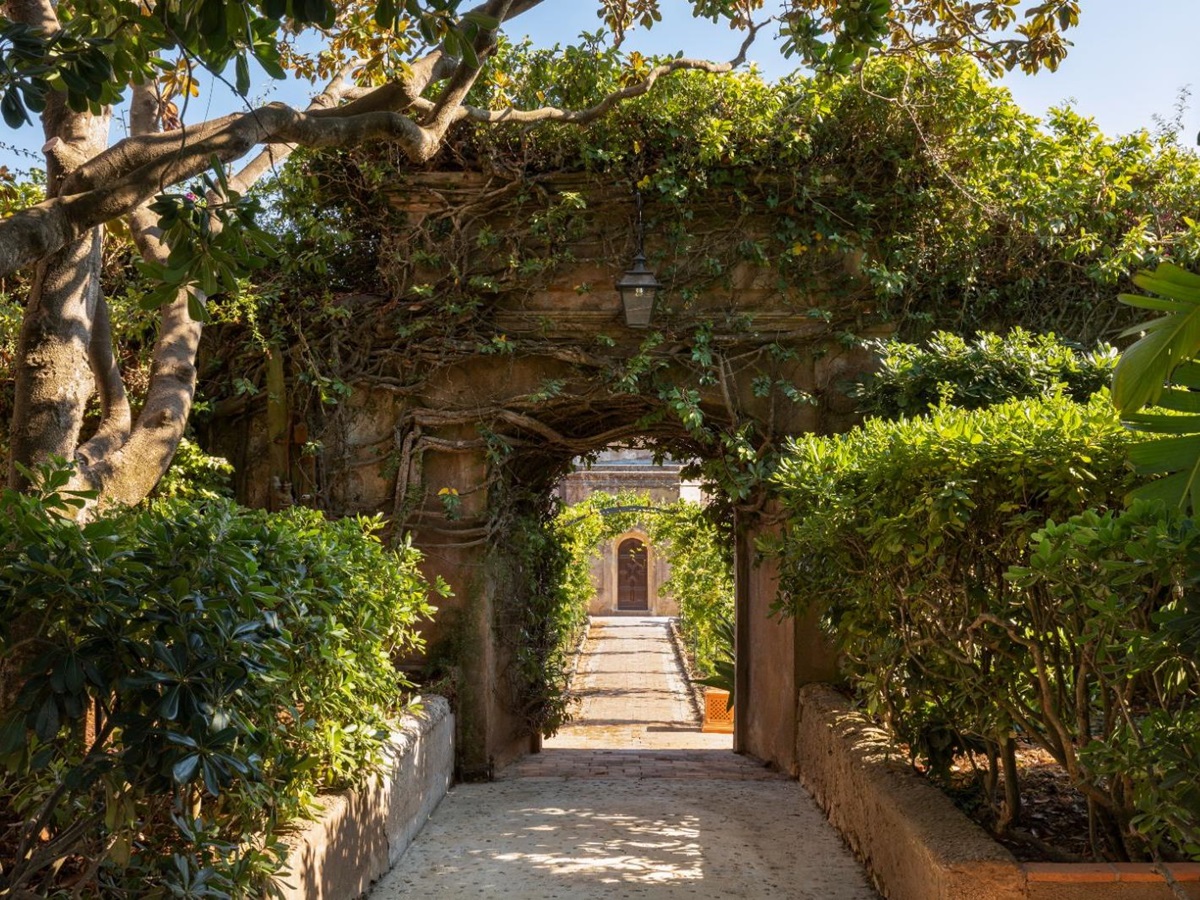 Archway at Le Grand Jardin in the Cote d'Azur