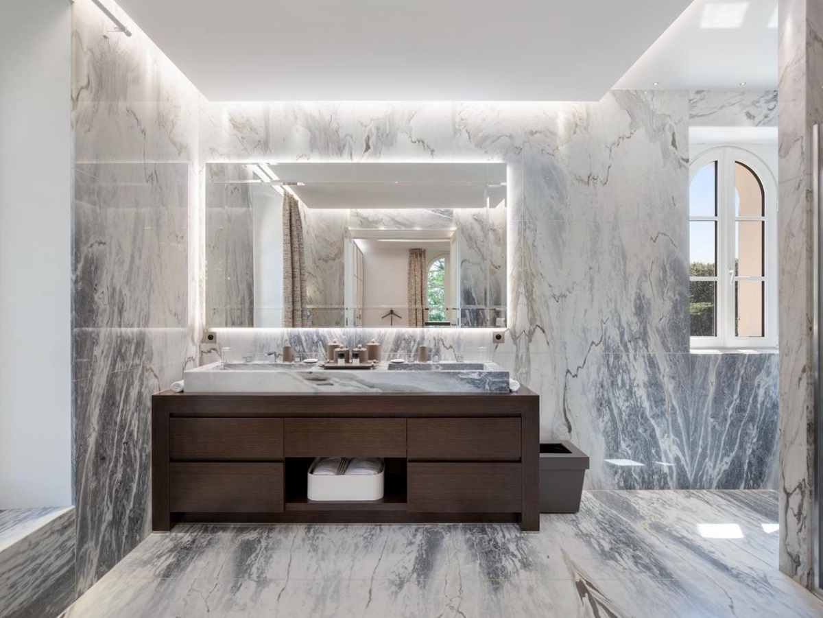 Bathroom at Le Grand Jardin in the Cote d'Azur