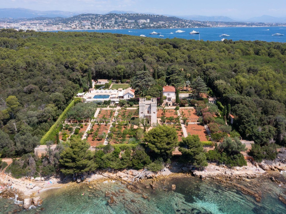 Full View at Le Grand Jardin in the Cote d'Azur