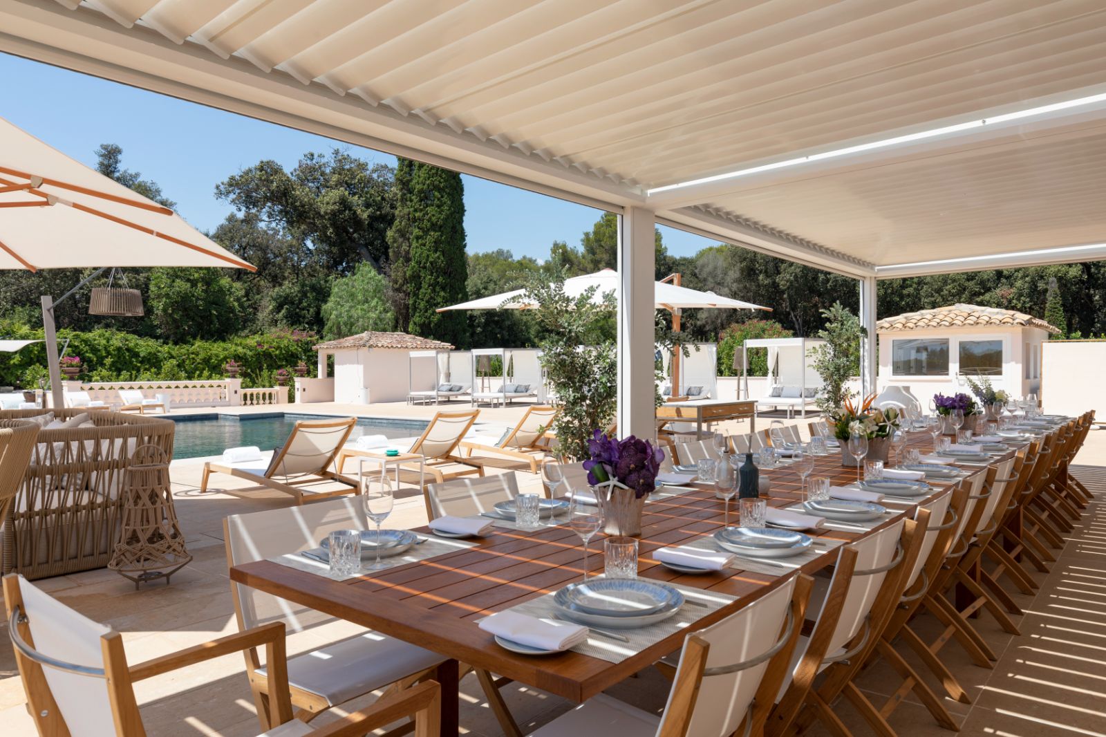 Outdoor Dining at Le Grand Jardin in the Cote d'Azur