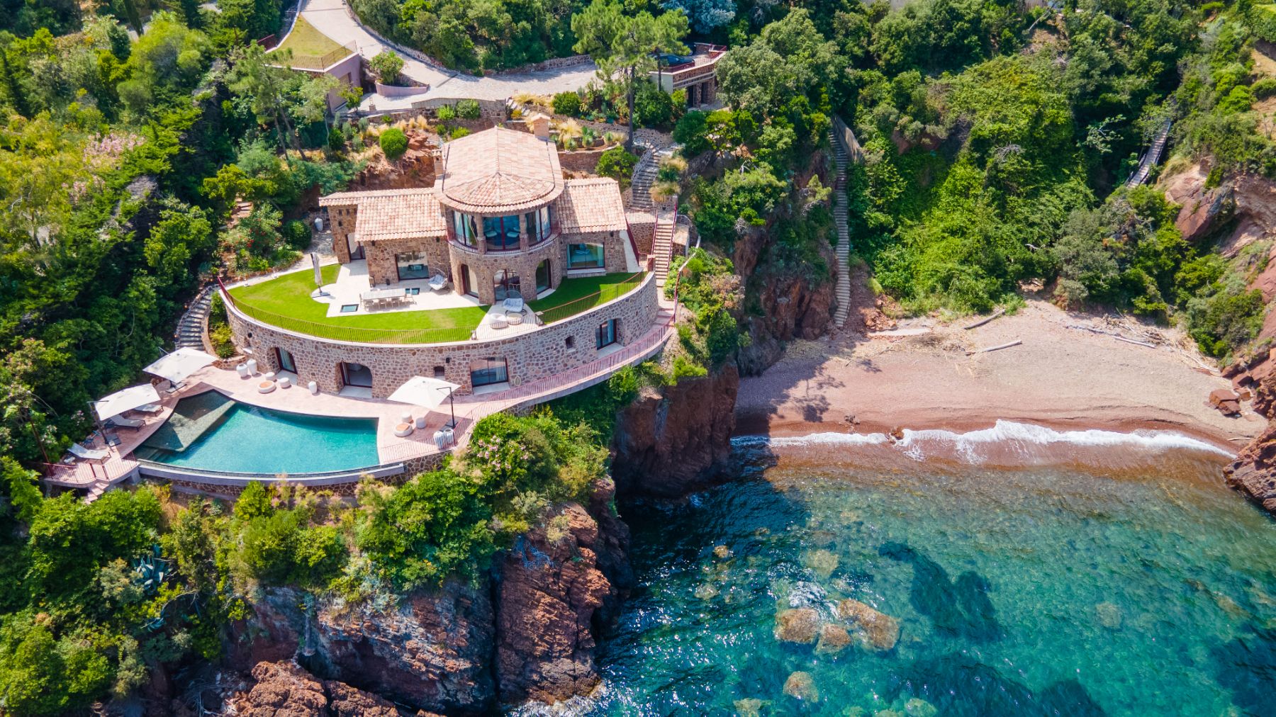 Full Exterior View of Les Deux Freres in the Cote d'Azur