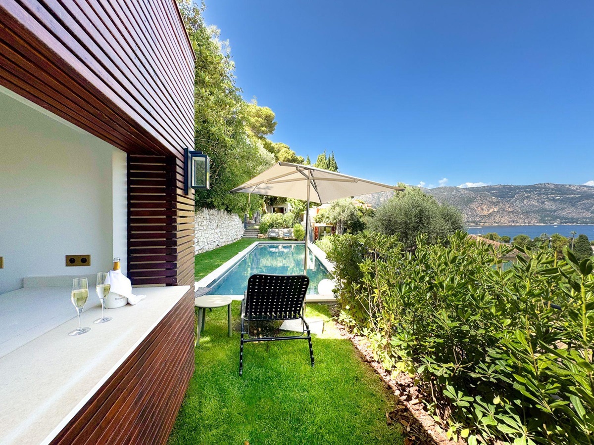 Poolside Bar at Villa Aurora in the Cote d'Azur