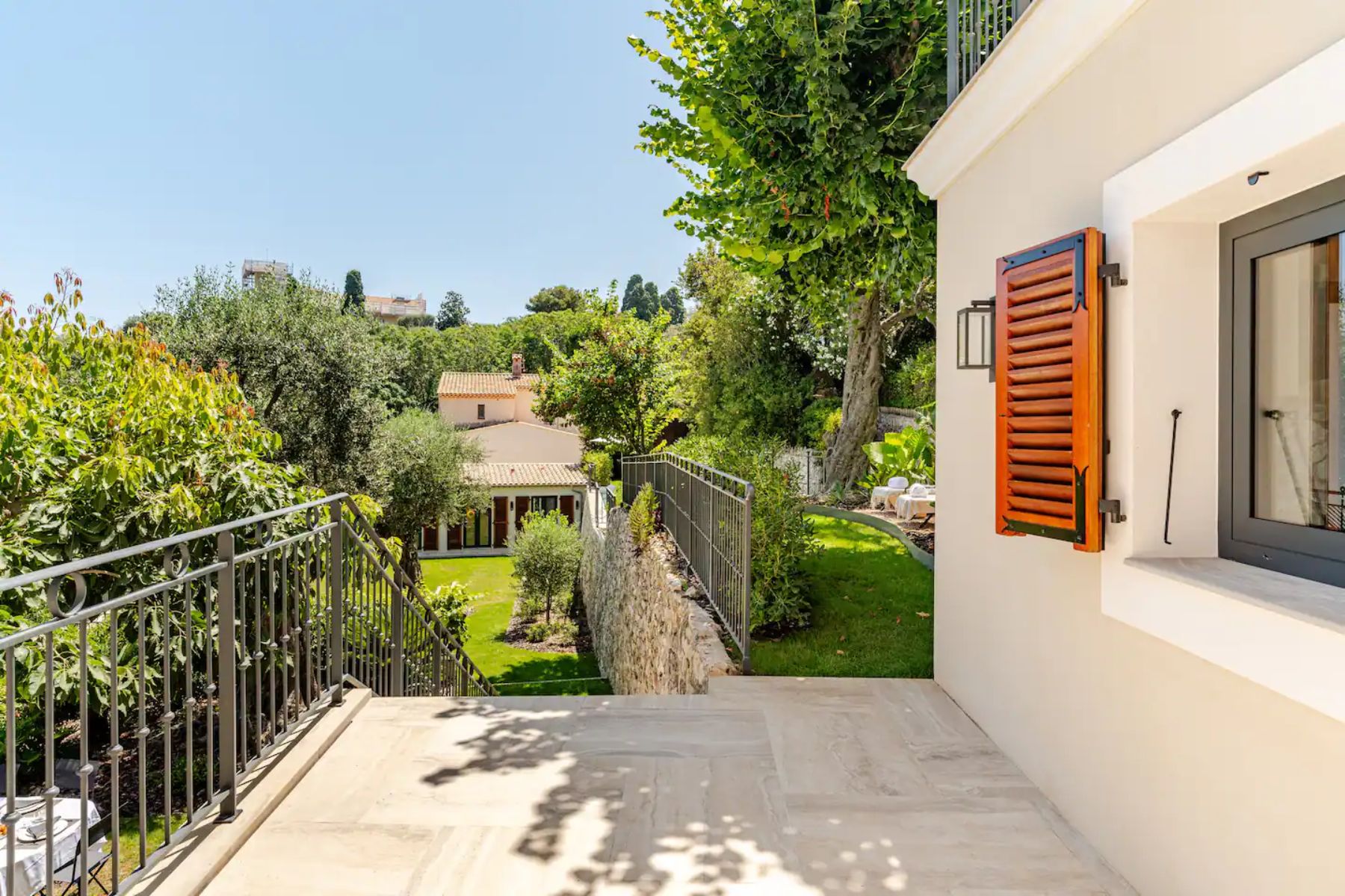 Exterior of Villa Aurora in the Cote d'Azur