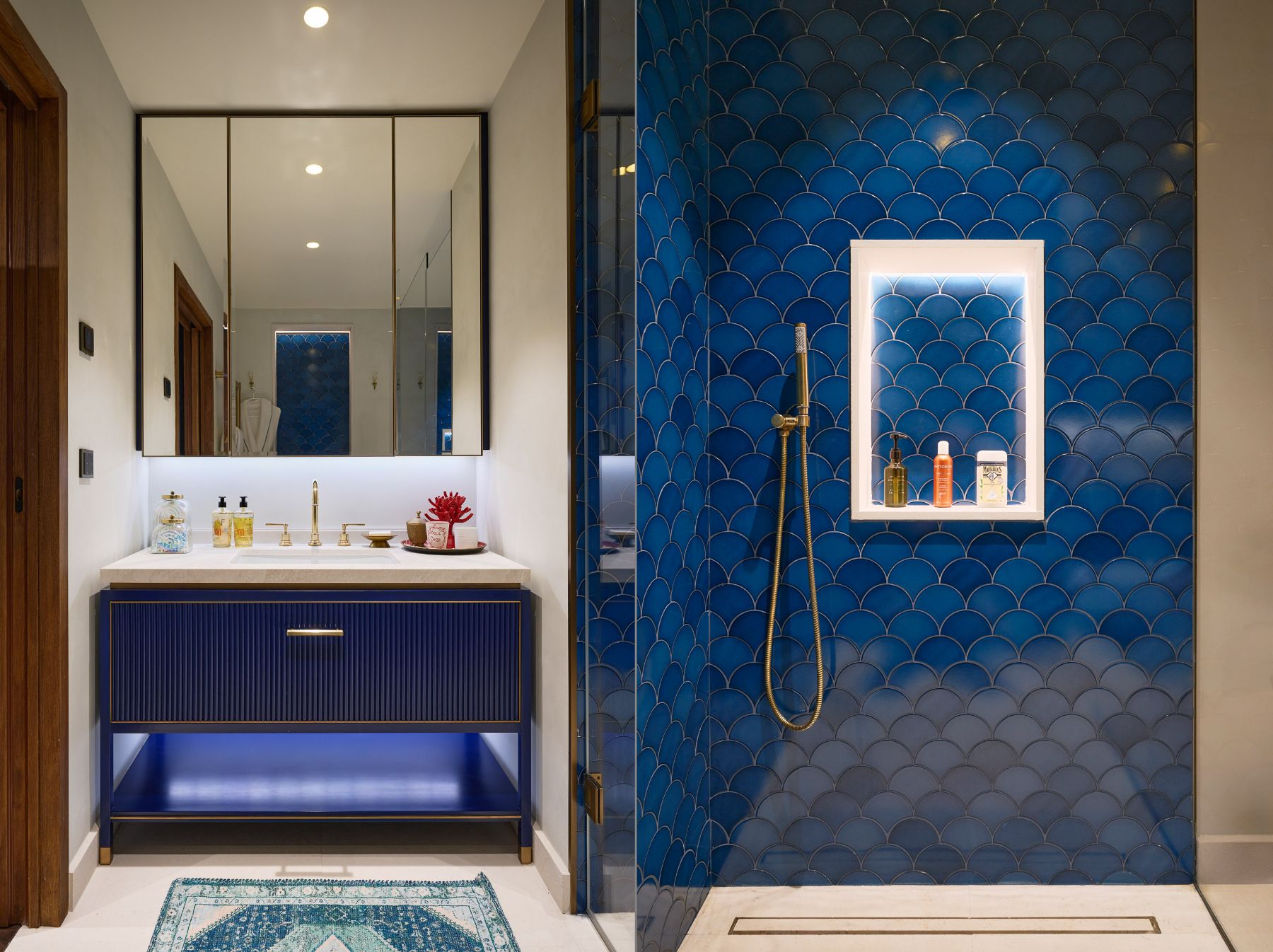Blue shower room at Villa Calade in Cote d'Azur