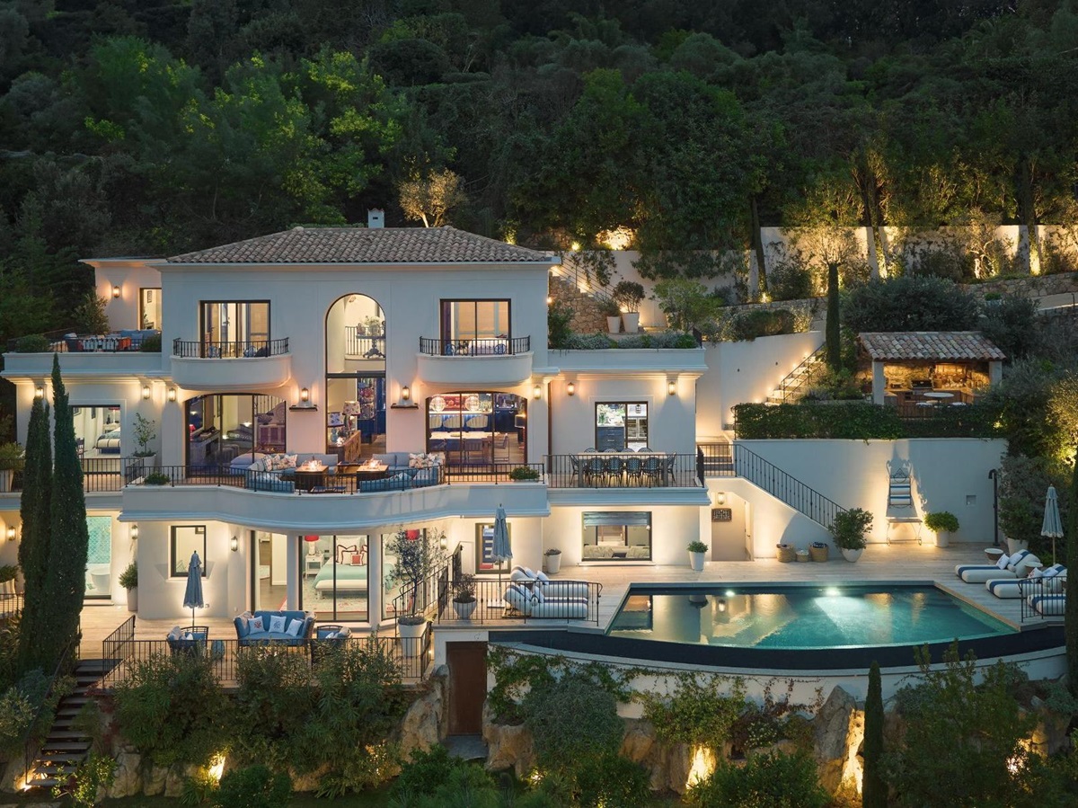 Exterior view of Villa Calade in Cote d'Azur at night