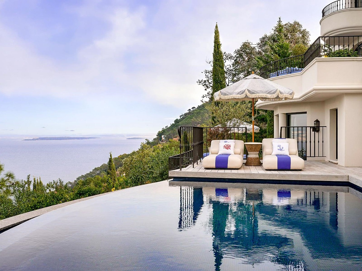 Pool overlooking the sea at Villa Calade in Cote d'Azur, France