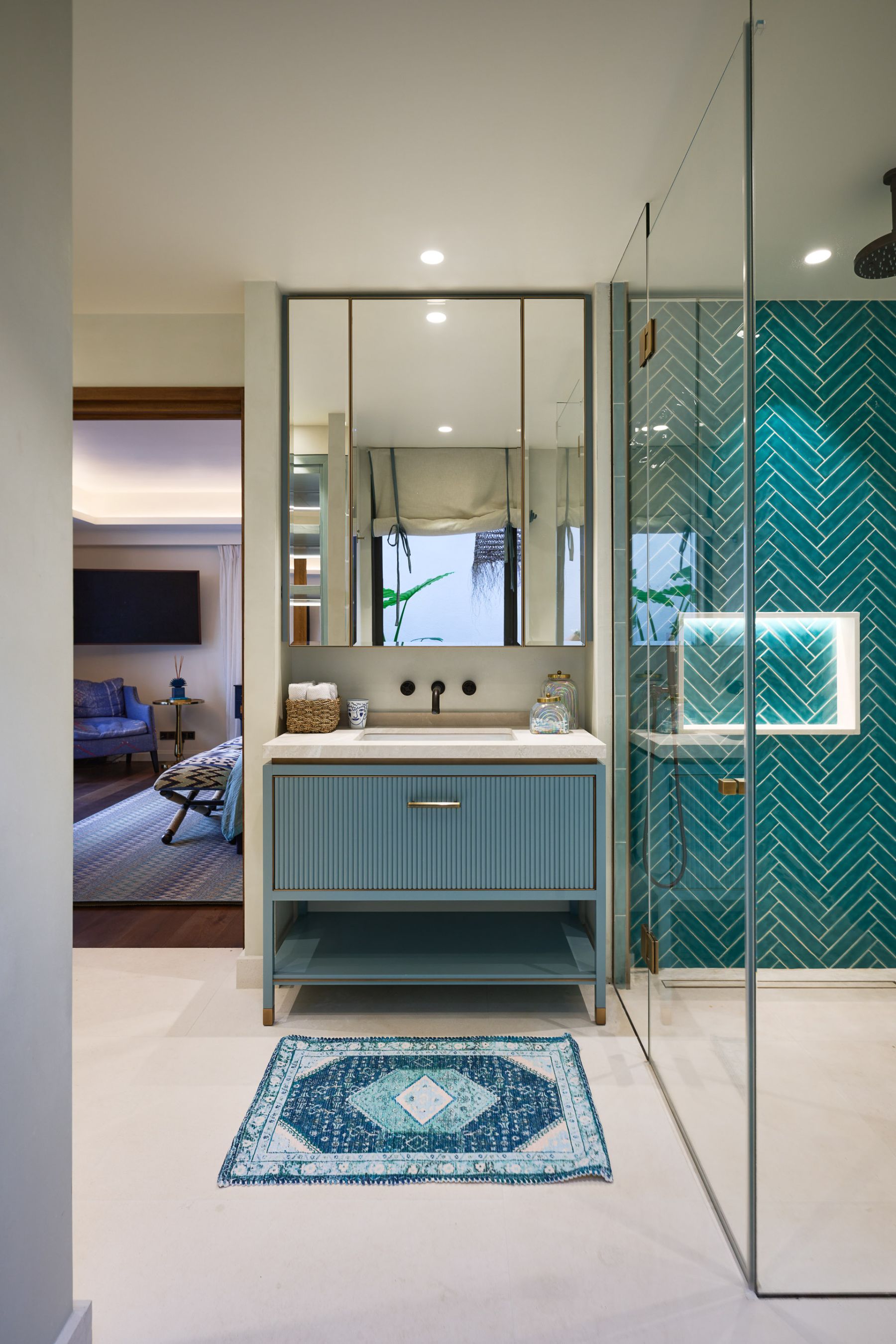 Turquoise shower at Villa Calade in Cote d'Azur
