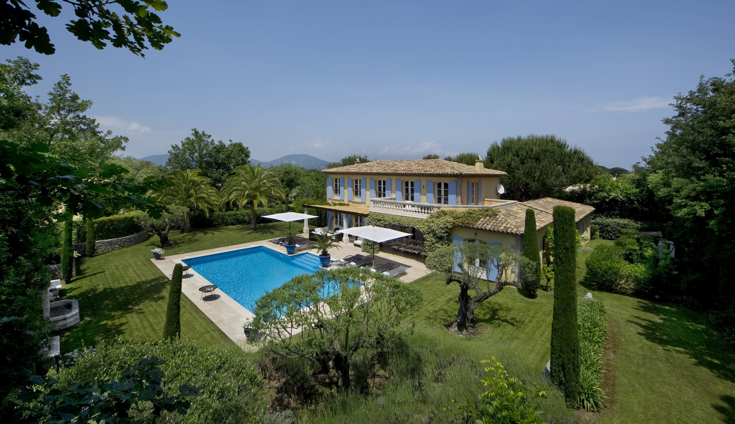 Exteriors and swimming pool of Villa des Tourterelles, Cote dAzur