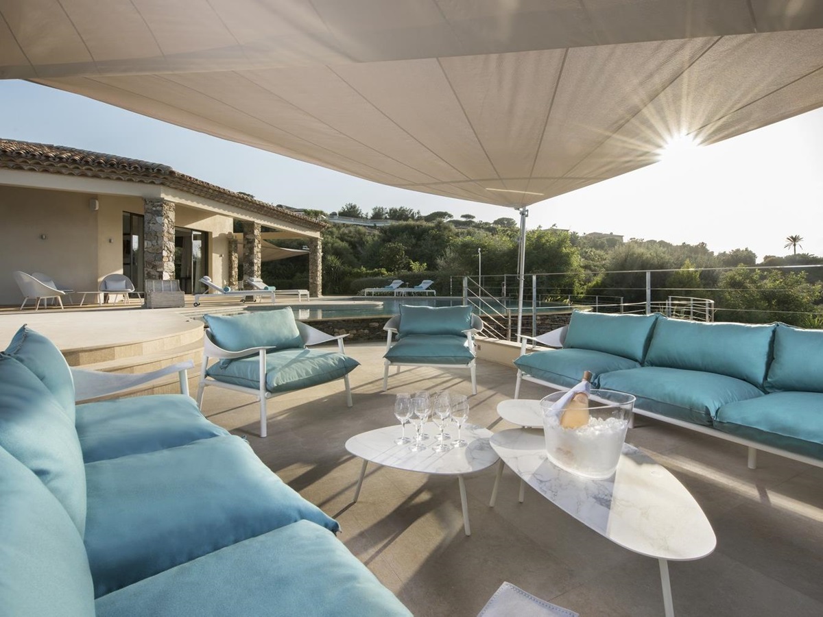 Outdoor lounge of Villa des Voiles, Cote d'Azur