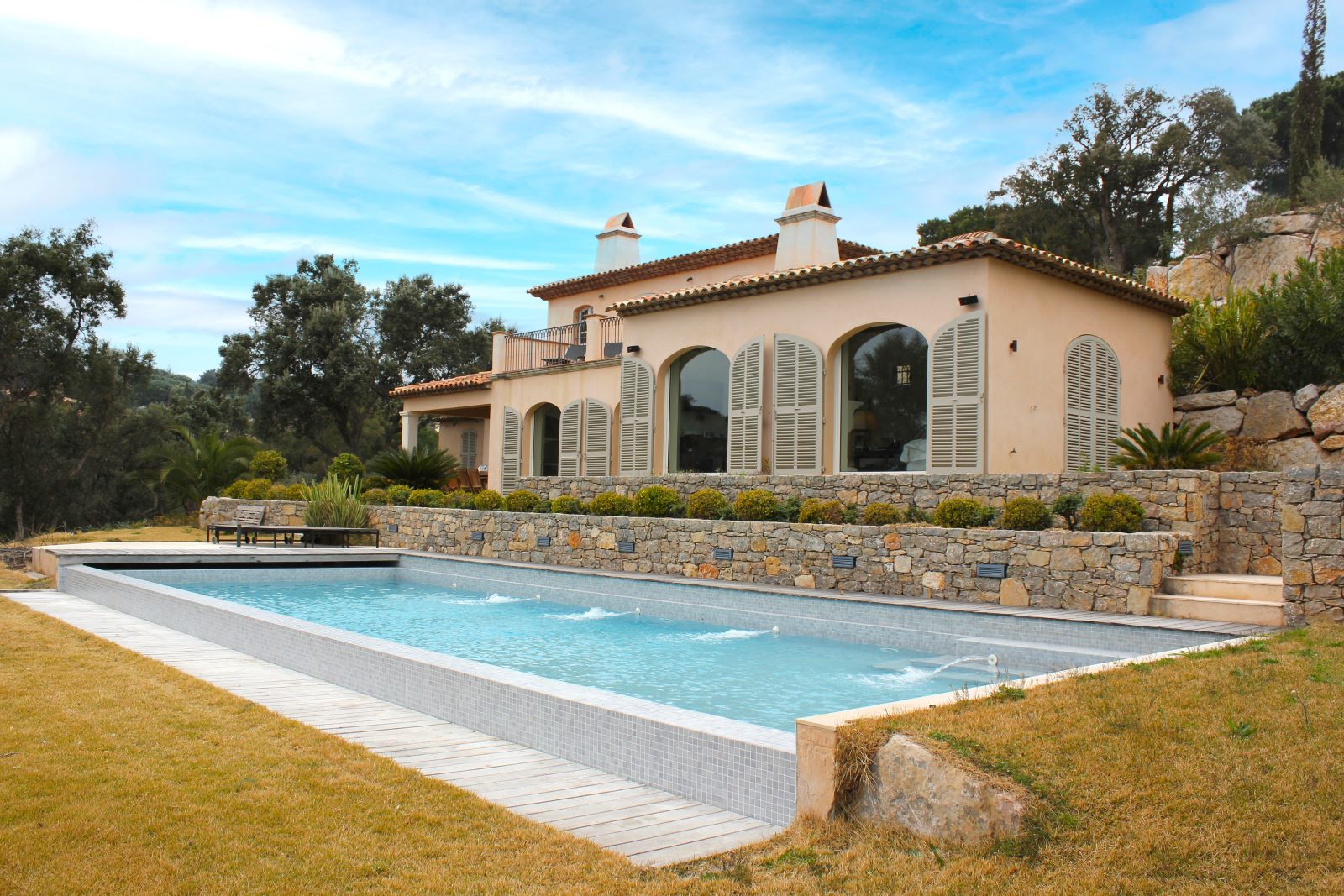 Exterior and pool at Villa Gigaro on the Cote d'Azur