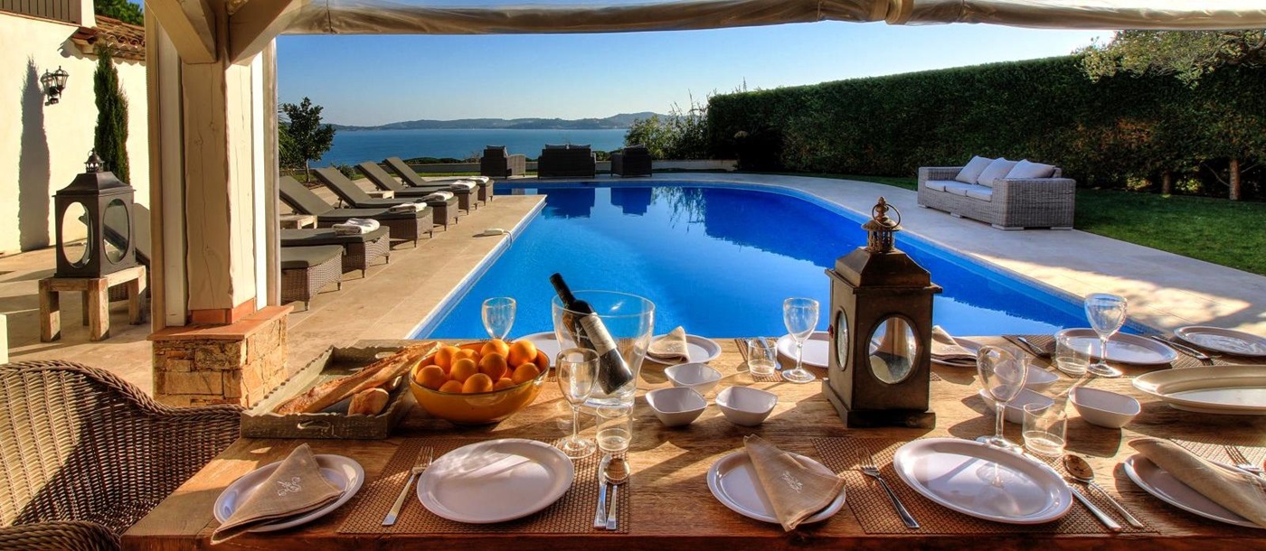 Outdoor dining at Villa Grande Point-Cote dAzur