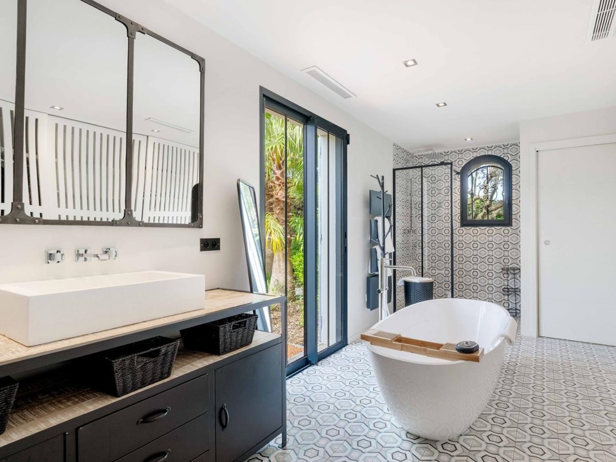 Bathroom at Villa Les Palmiers in Cote D'Azur