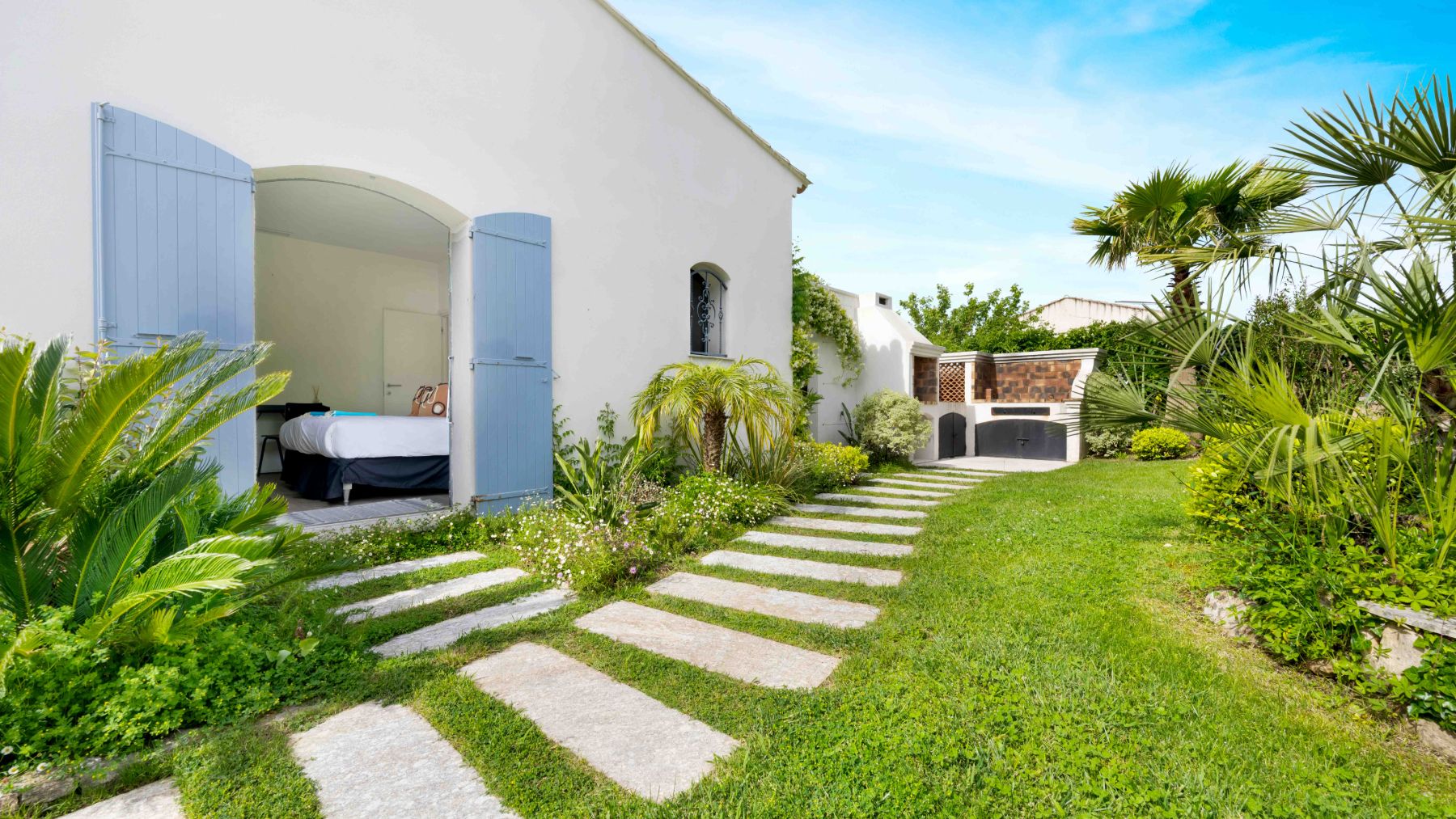 Garden path at Villa Les Palmiers in Cote D'Azur