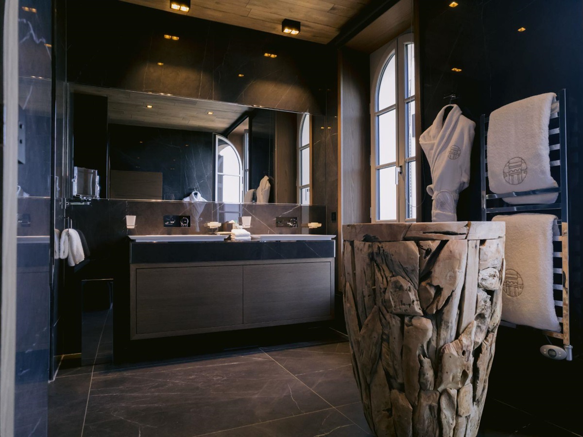Bathroom at Villa Letitia in the Cote d'Azur