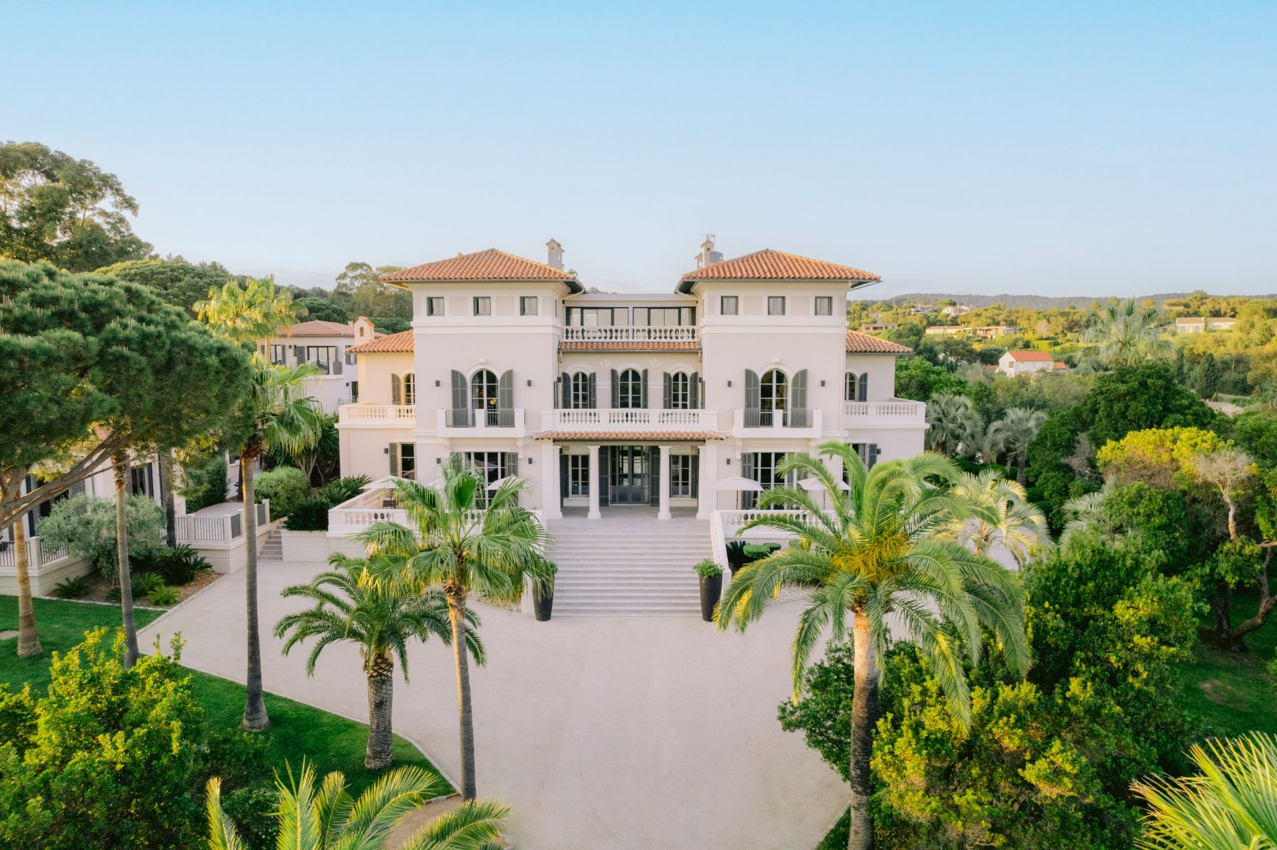 Exterior of Villa Letitia in the Cote d'Azur