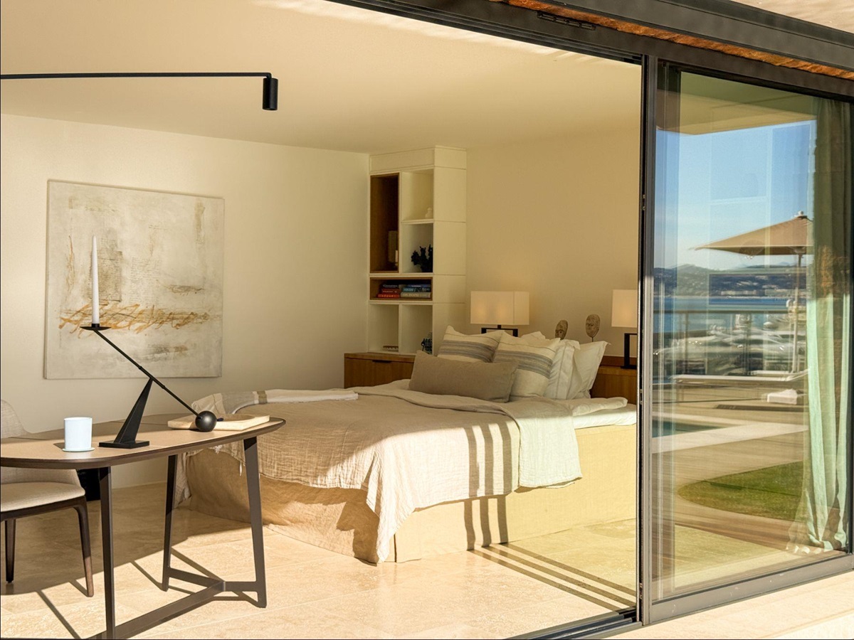 Bedroom with a double bed at Villa Mathilde in Cote d'Azur