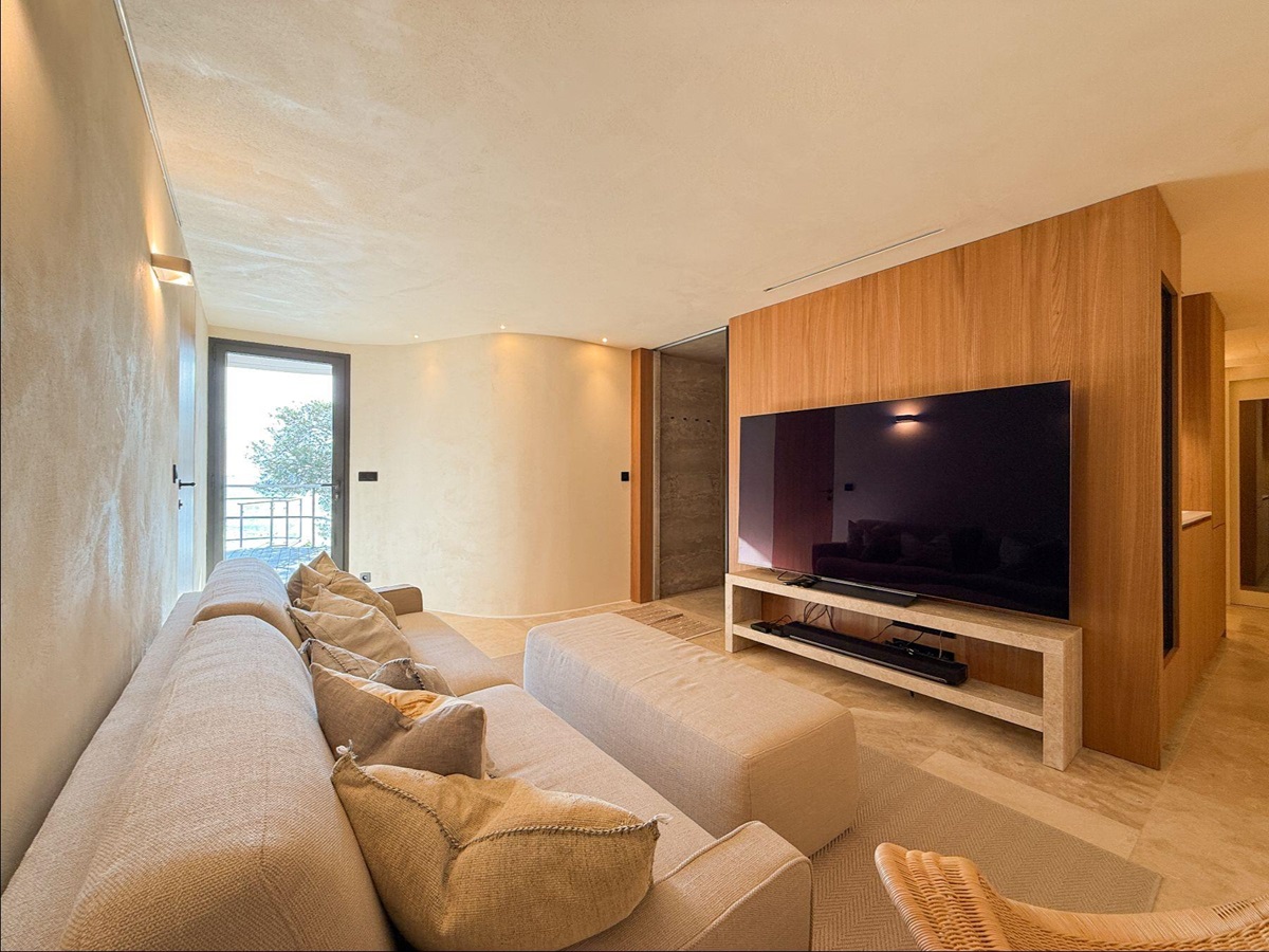 TV room at Villa Mathilde in Cote d'Azur