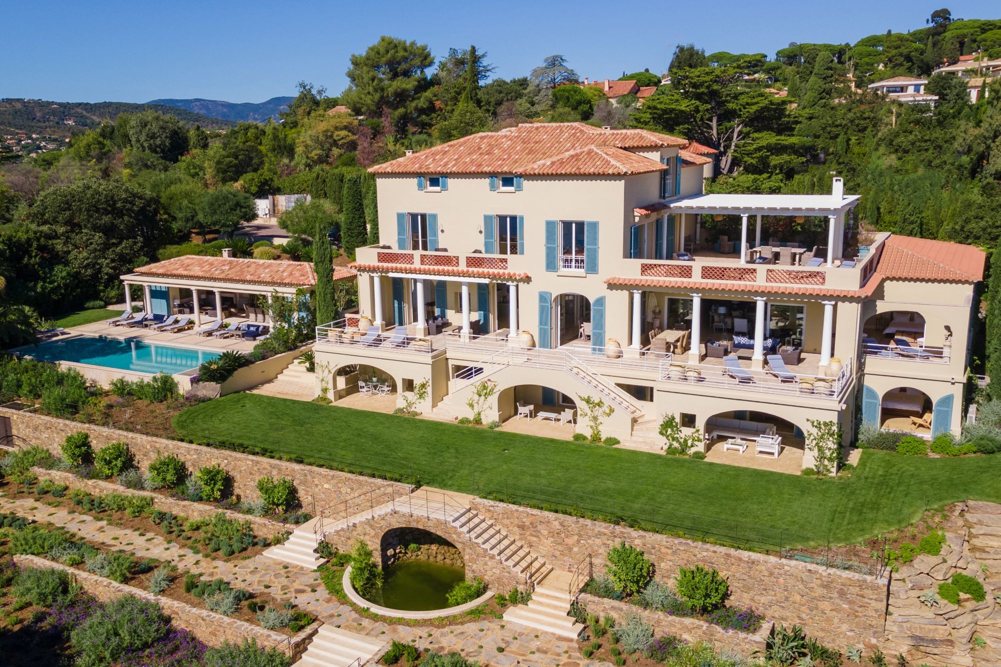 Villa Napoleon | Large Luxury Villa Near St Tropez | Red Savannah 