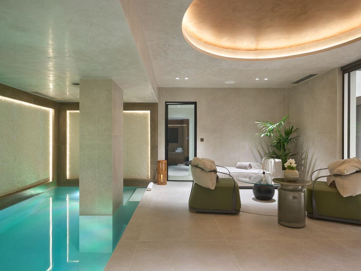 Private spa at luxury Villa Olivia near Villefranche in the South of France