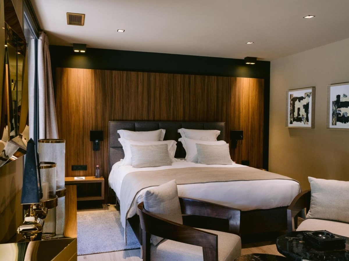 Guest bedroom at Villa Riva on the Cote d'Azur