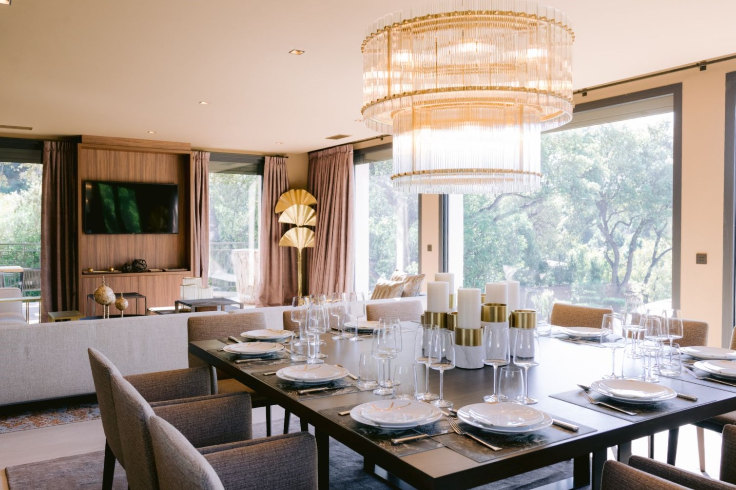 Dining table at Villa Riva on the Cote d'Azur