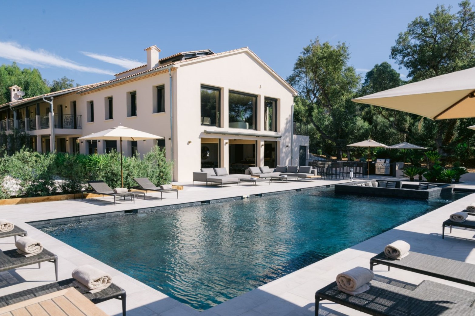 Exterior view of Villa Riva on the Cote d'Azur