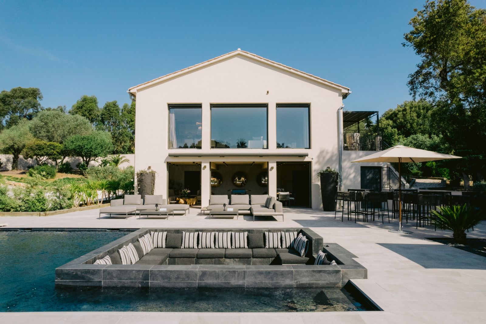 Exterior of Villa Riva in the Cote d'Azur