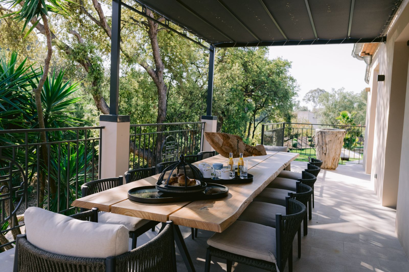 Outdoor Dining at Villa Riva in the Cote d'Azur
