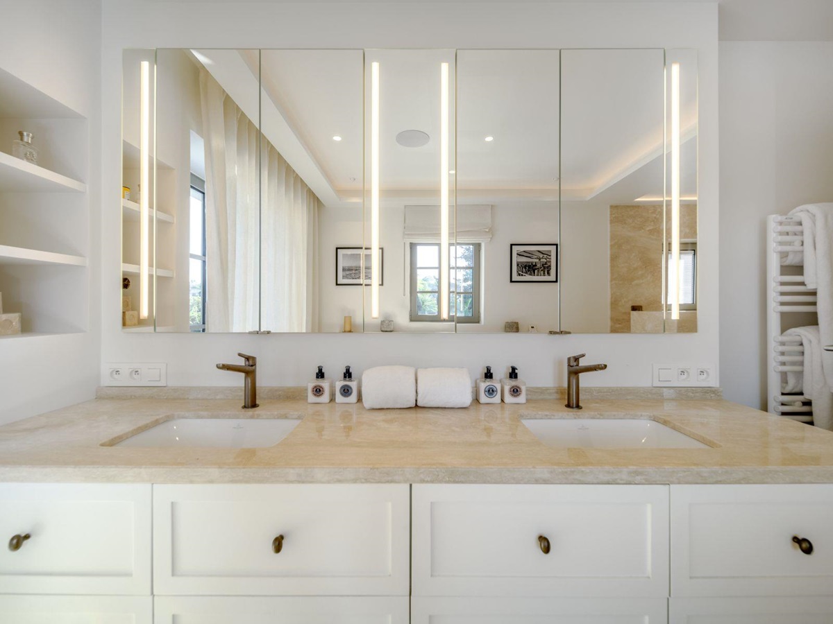 Bathroom 2 at Villa Sassari in Cote d'Azur