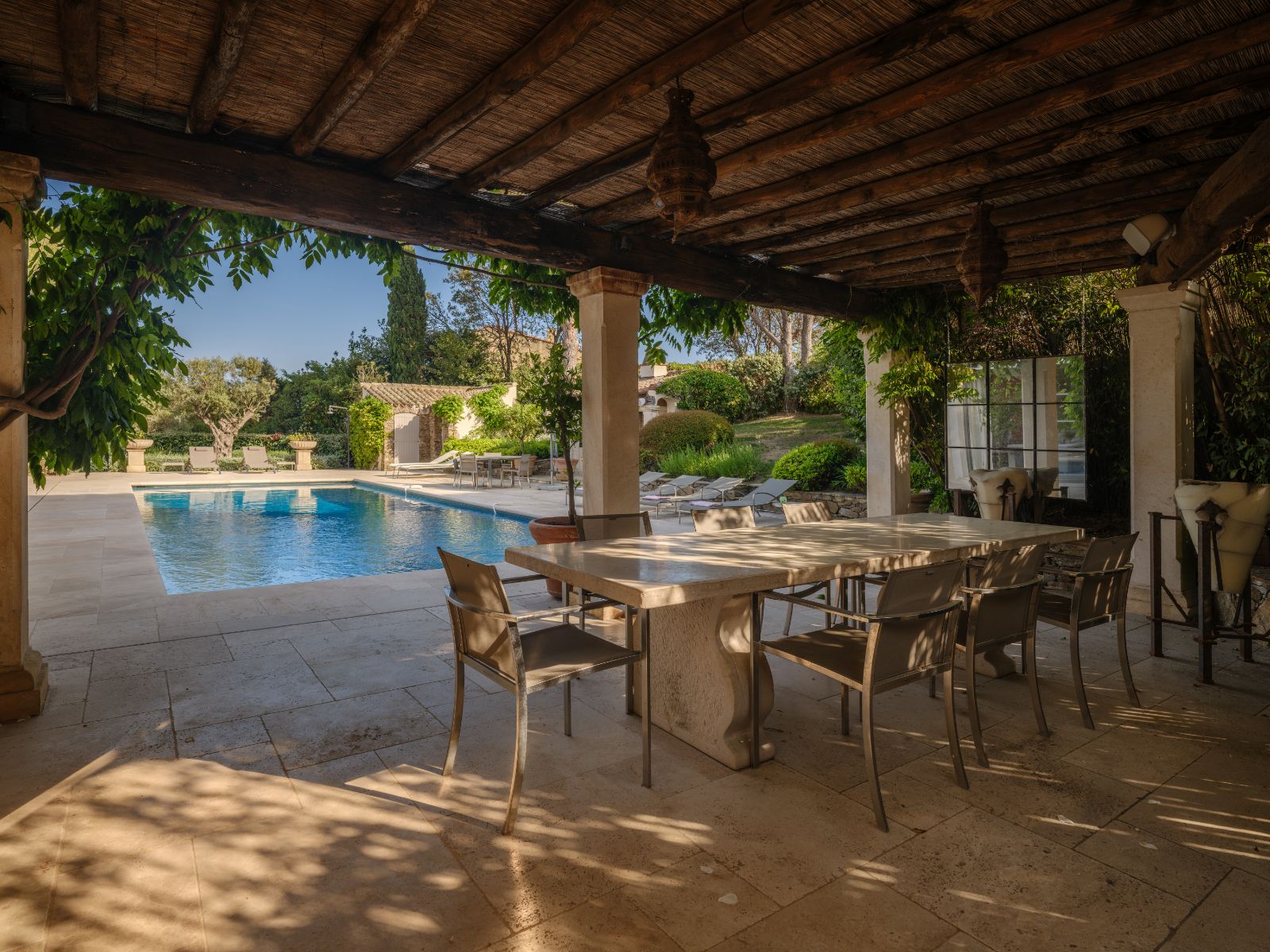Villa Sassari outdoor dining terrace