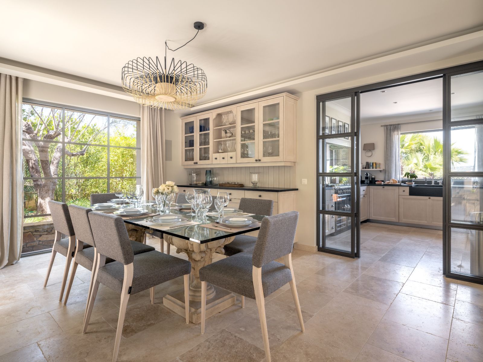 Villa Sassari dining room and kitchen