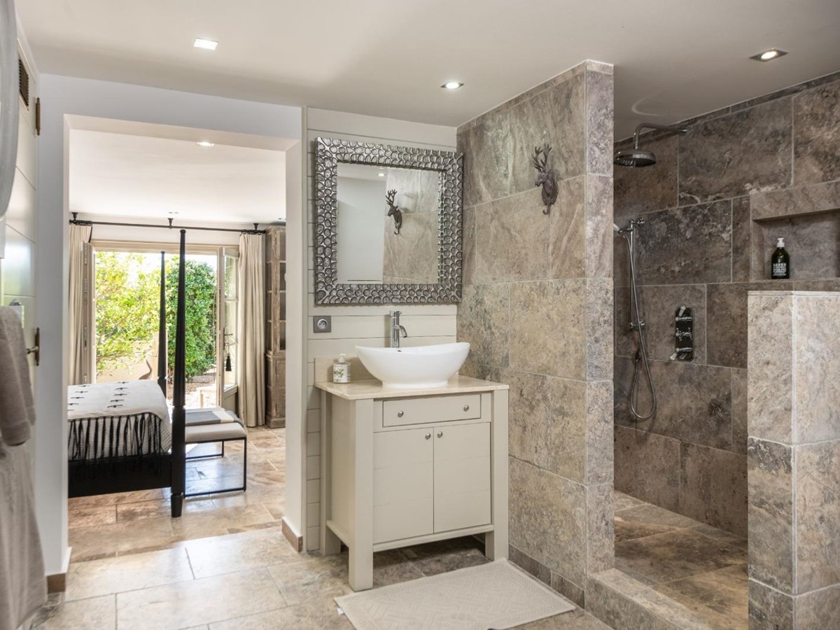Bedroom Two En-suite at Villa Zamora in the Cote d'Azur