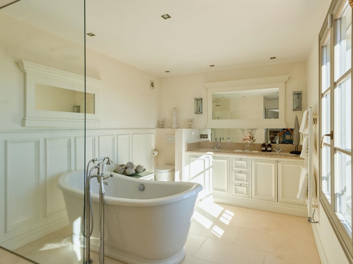 Bedroom Four En-suite at Villa Zamora in the Cote d'Azur