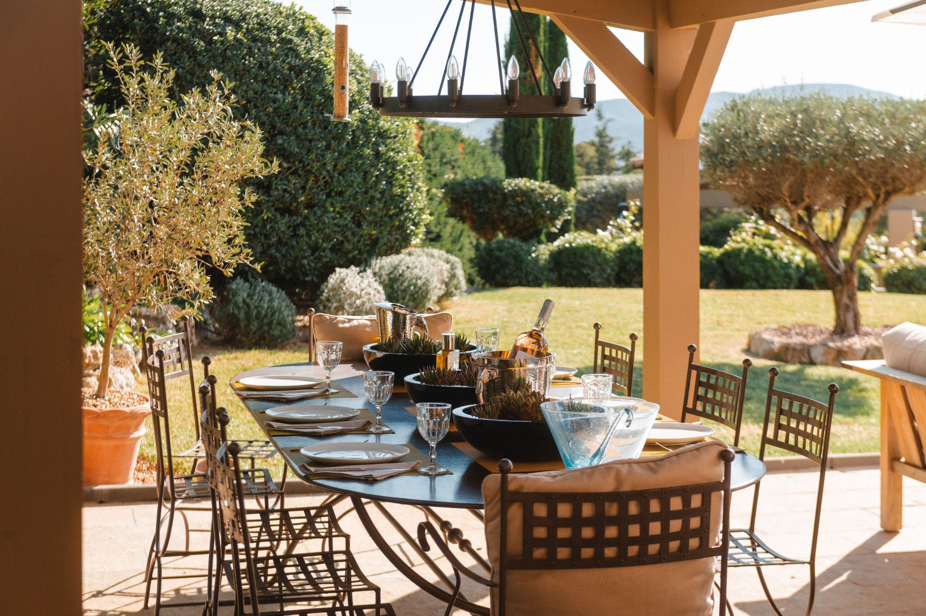 Outdoor Dining at Villa Zamora in the Cote d'Azur