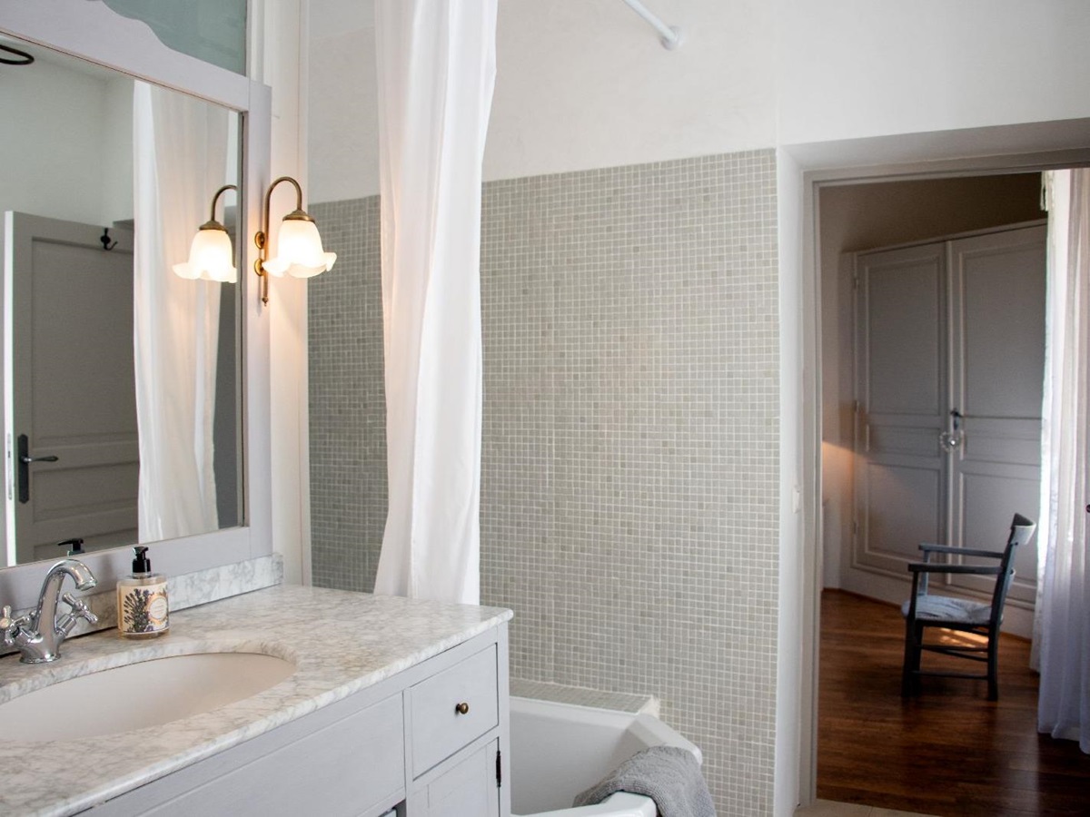 Bathroom with shower at Bastide d'Aristide in Provence