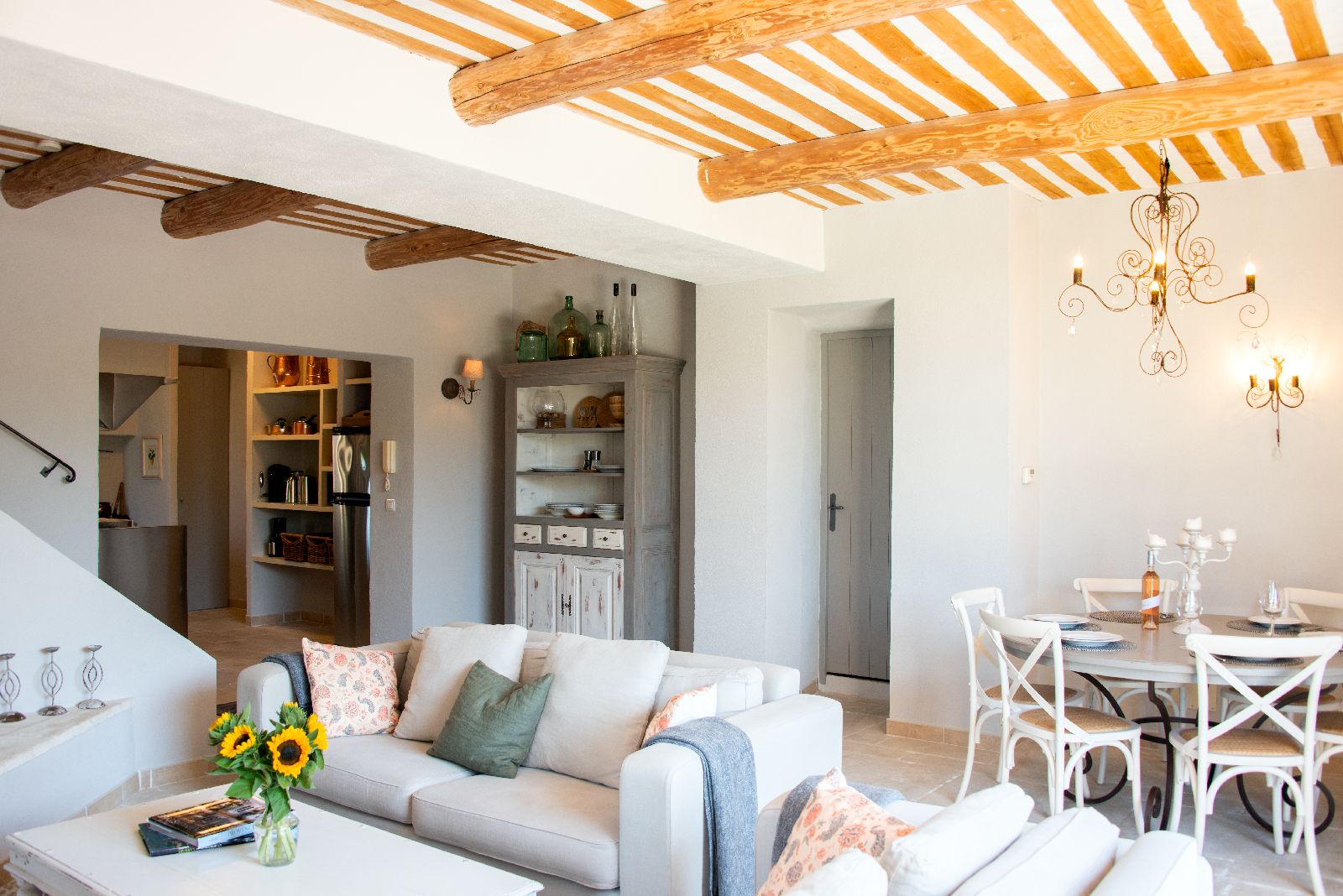 Living room with beamed ceiling at Bastide d'Aristide in Provence