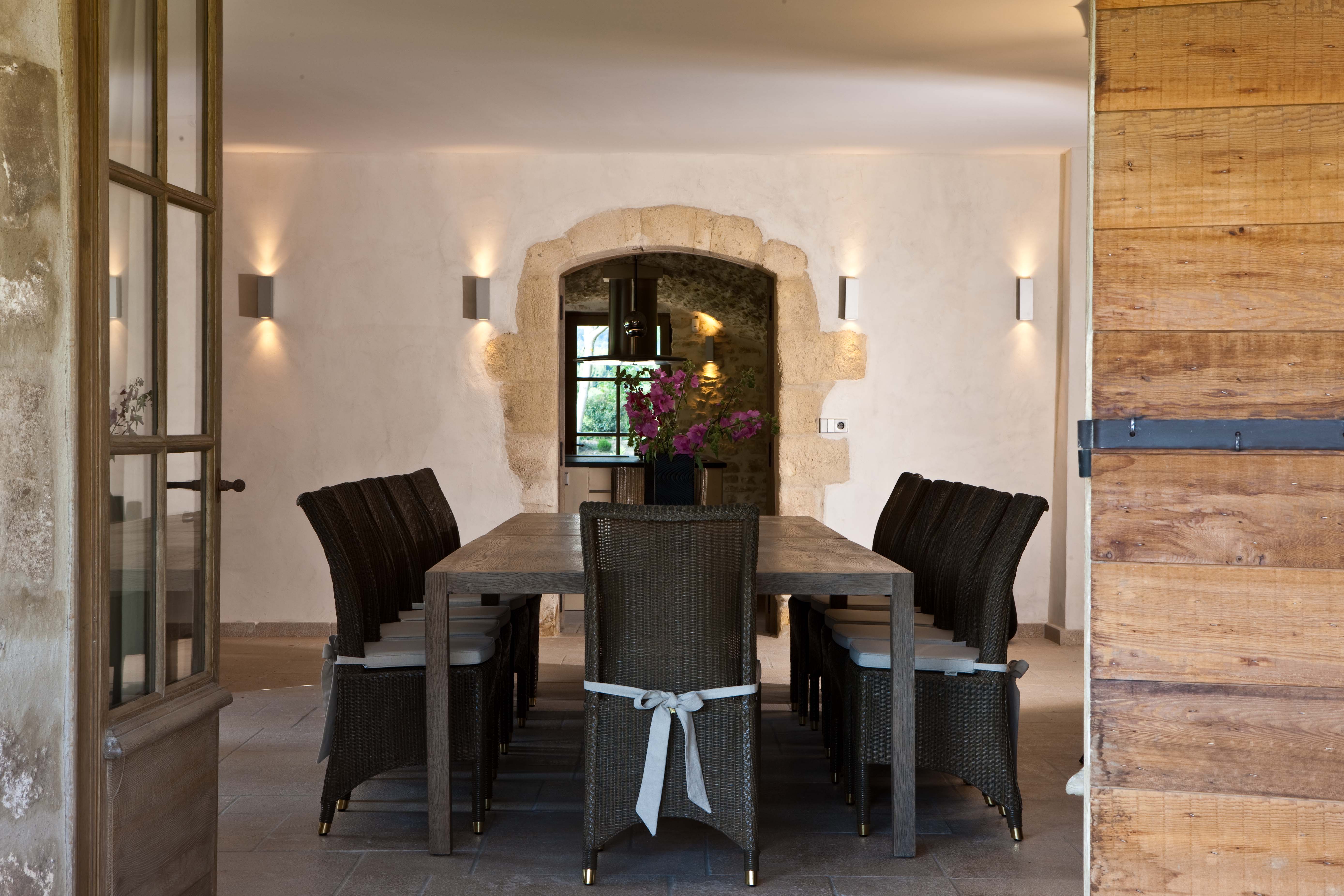 the dining room at domaine des baumettes