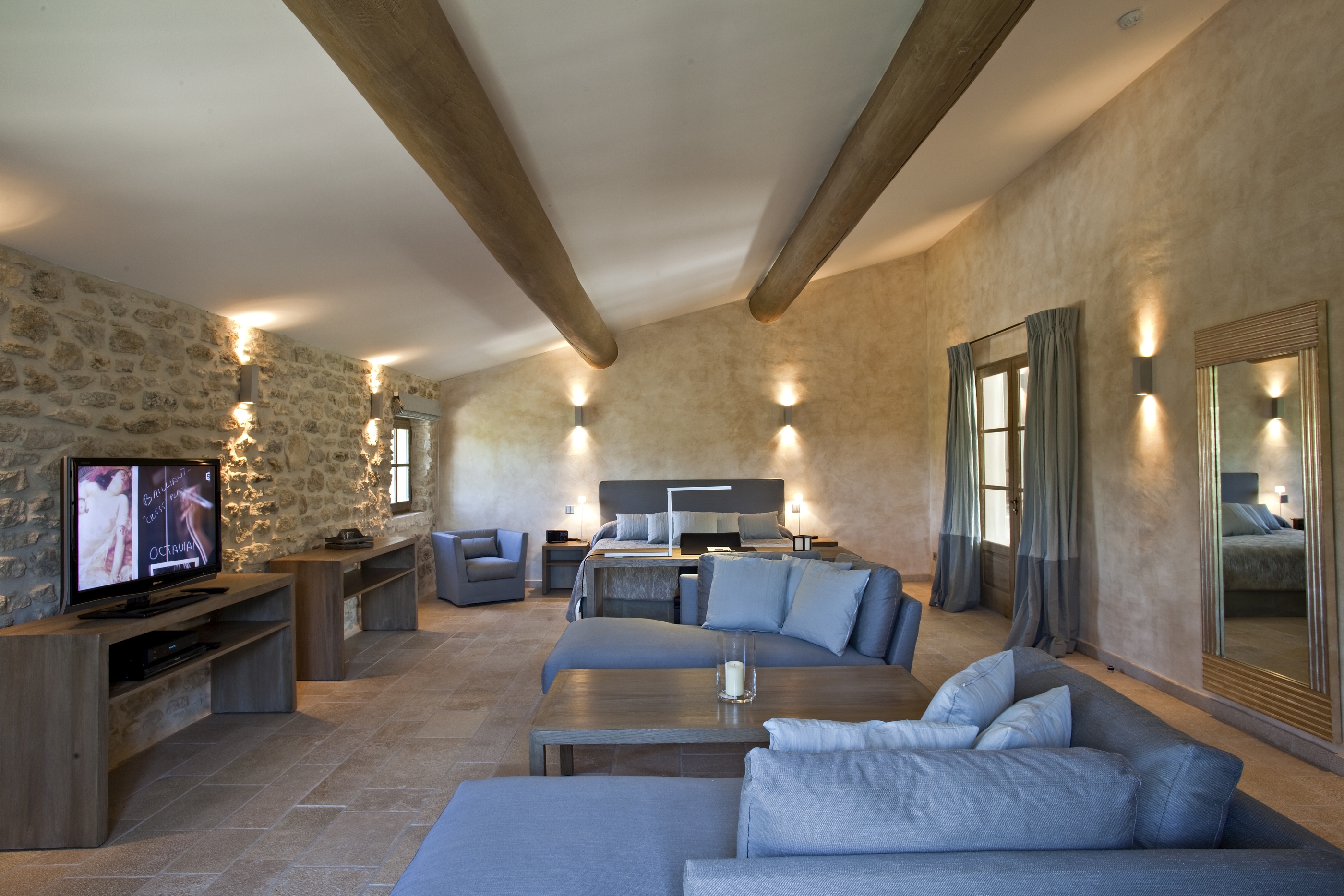 Double bedroom in Domaine des Baumettes, Provence