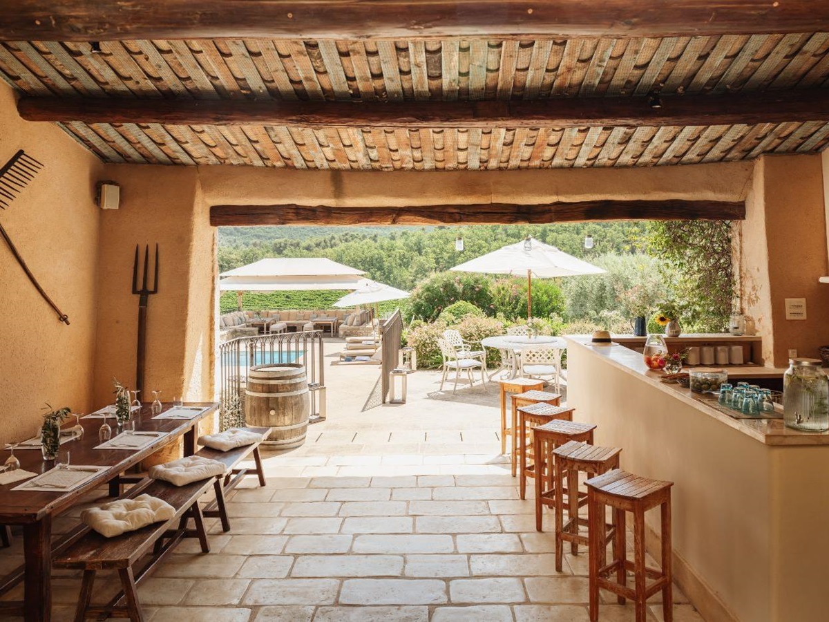 Outdoor Bar at Domaine des Coteaux in Provence