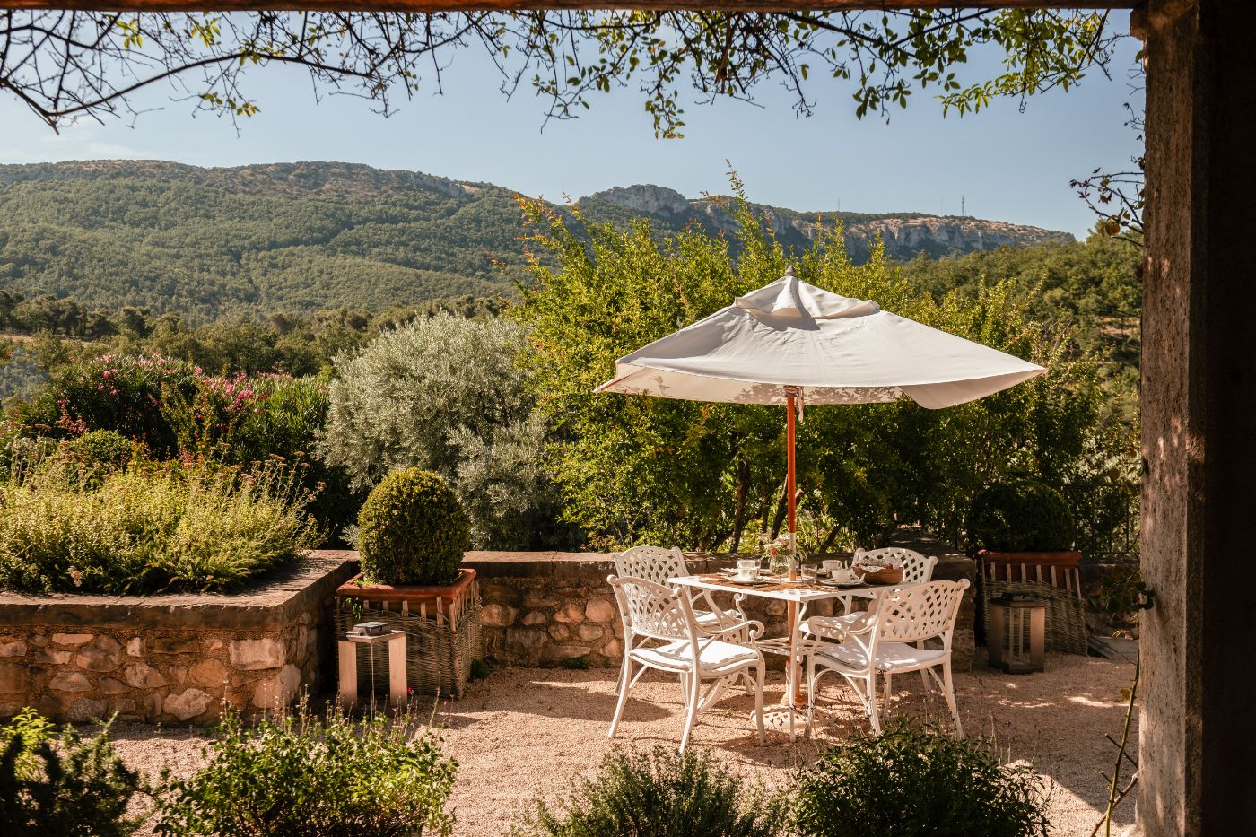 Outdoor Seatining at Domaine des Coteaux in Provence