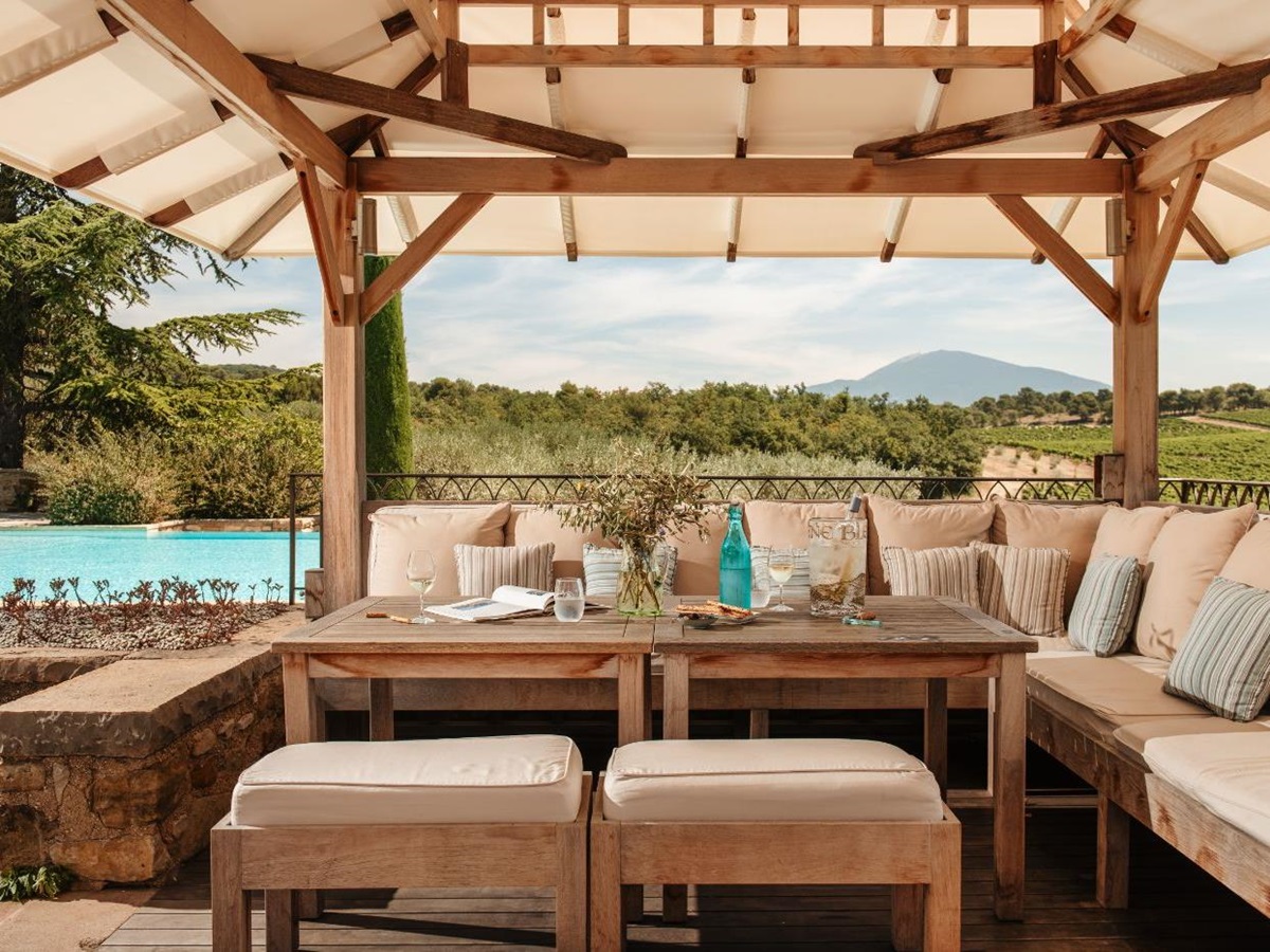 Poolside Living at Domaine des Coteaux in Provence