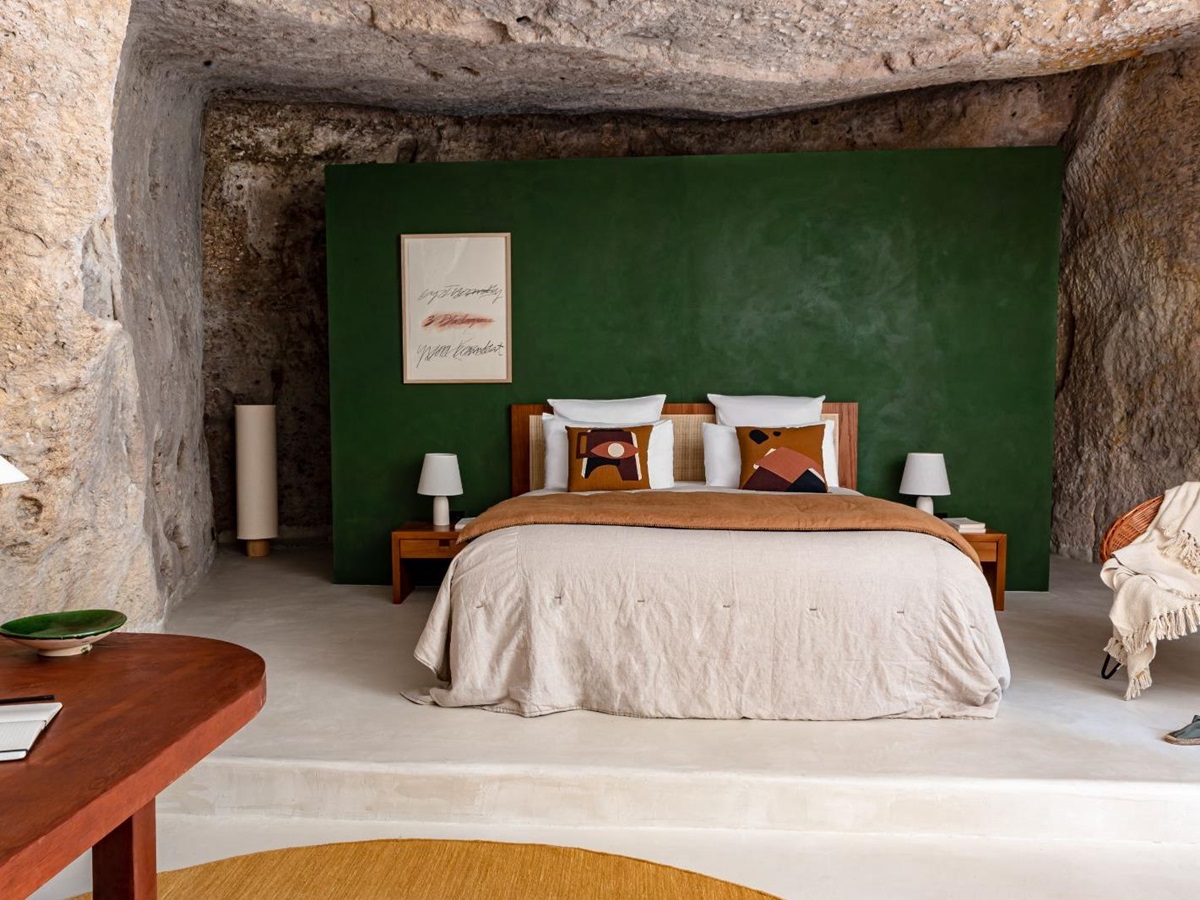 Bedroom Cave at La Maison du Rocher in Provence