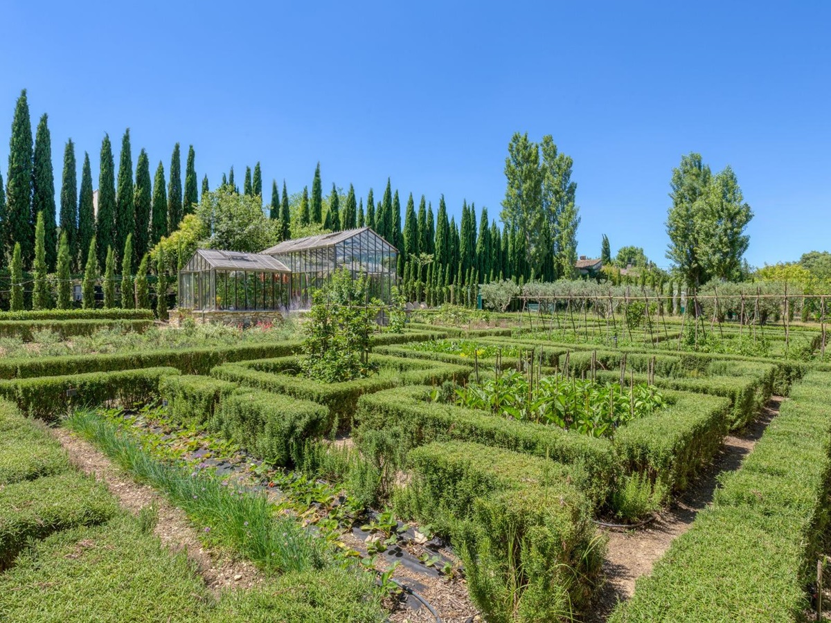 Maze Gardens at La Roulotte in Provence