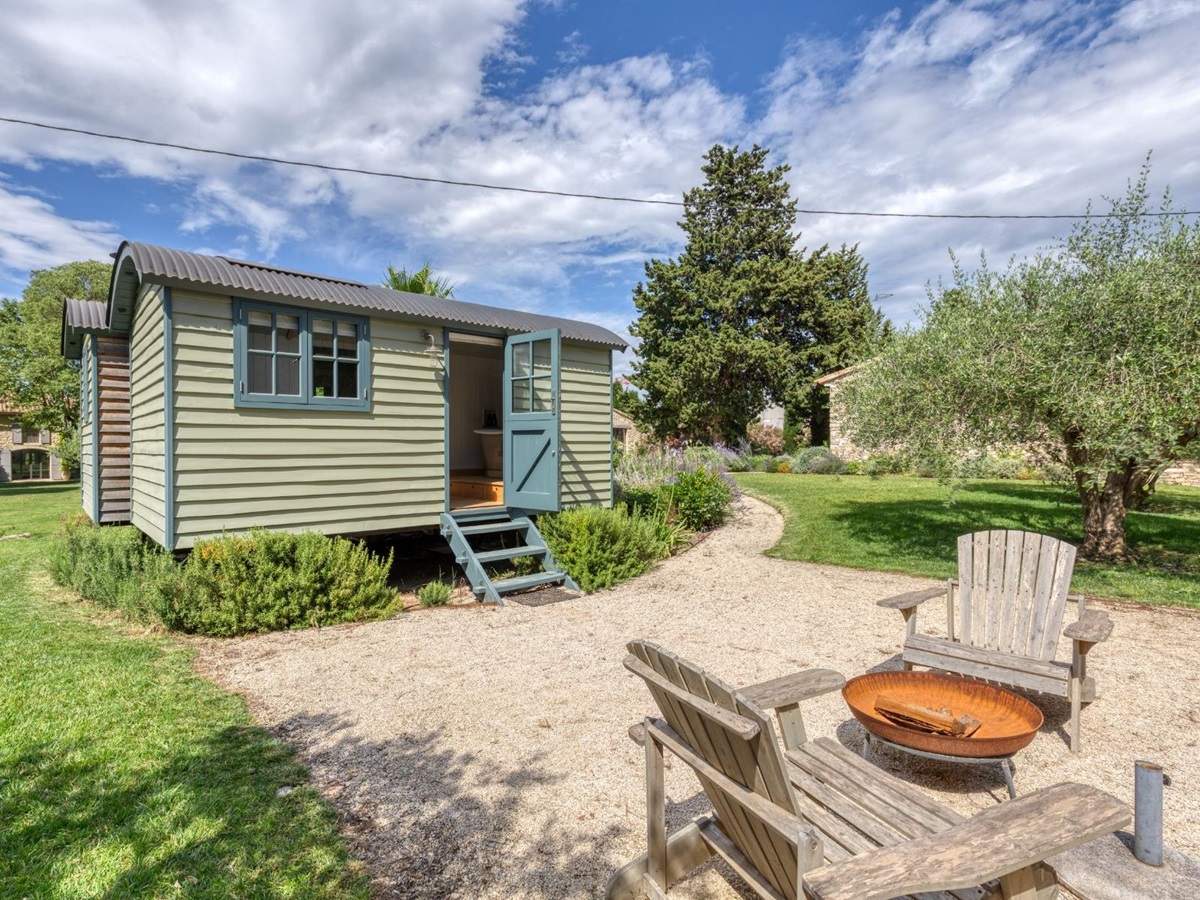 Shepherds Hut at La Roulotte in Provence