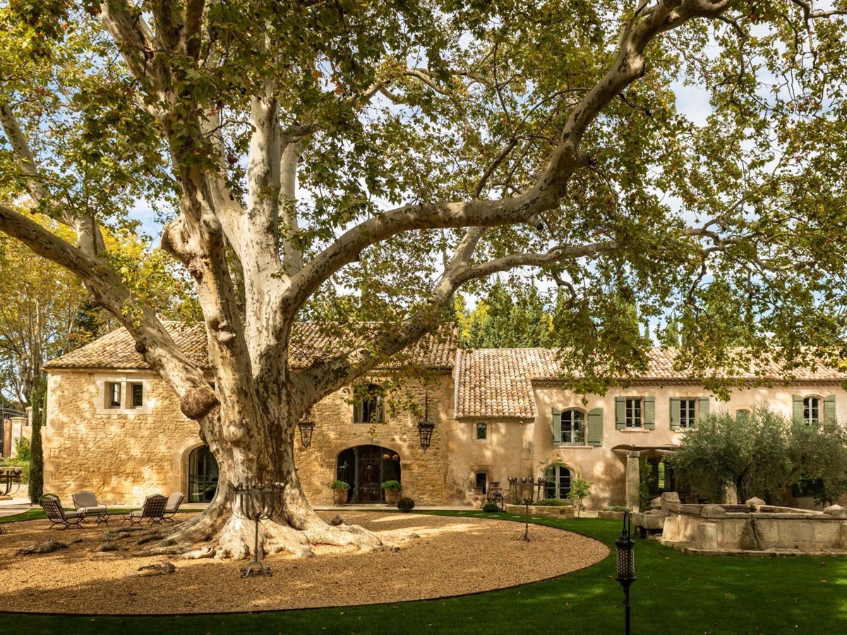 Full Exterior of La Bastide du Paradou in Provence